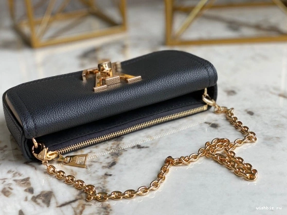 WIS pouch Vuitton Lockme Louis 0202